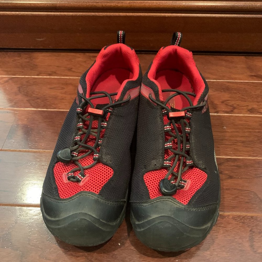 Keen Toggle Lace Hiking Sneakers Big Kid Size 6